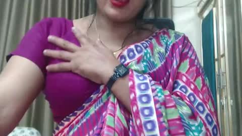 Snapshot of desimaisa130 chatting on February 1, 6:08 pm Maisa online show from February 1, 6:08 pm