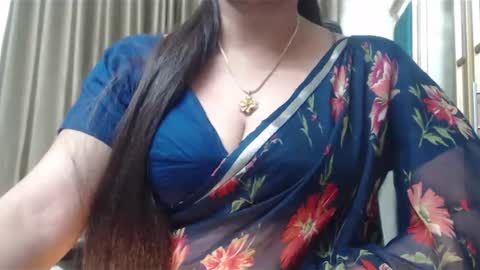 Snapshot of desimaisa130 chatting on December 18, 5:10 pm Maisa online show from December 18, 5:10 pm