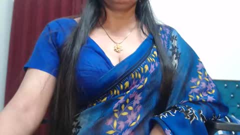 Snapshot of desimaisa130 chatting on September 21, 7:34 pm Maisa online show from September 21, 7:34 pm