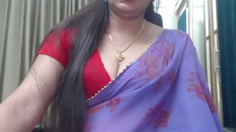 Snapshot of desimaisa130 chatting on December 16, 4:49 pm Maisa online show from December 16, 4:49 pm