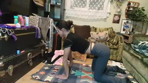 Snapshot of desimonroe chatting on January 1, 3:03 pm desimonroe online show from January 1, 3:03 pm