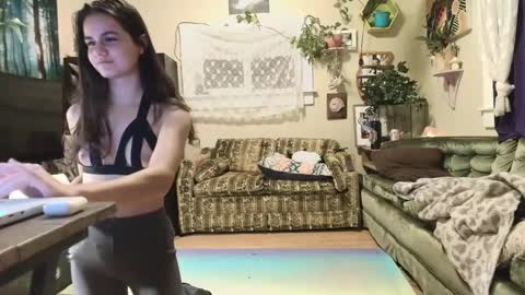 Snapshot of desimonroe chatting on December 2, 7:10 am desimonroe online show from December 2, 7:10 am