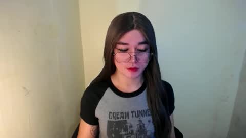 LORINE online show from February 6, 2:22 am