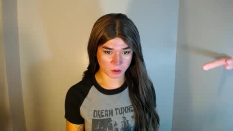 LORINE online show from December 30, 2:51 pm