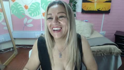 Snapshot of desire_latin chatting on September 26, 10:18 pm VALERIA online show from September 26, 10:18 pm