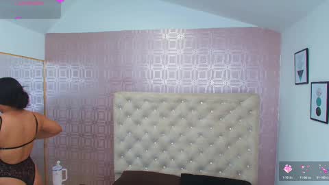 Snapshot of desire_sara chatting on March 3, 12:31 pm Sara Desire online show from March 3, 12:31 pm
