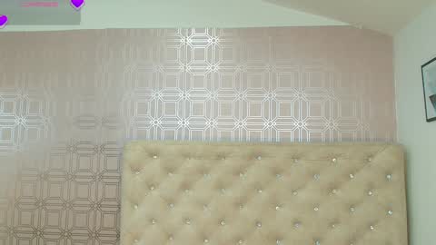Snapshot of desire_sara chatting on January 19, 12:28 pm Sara Desire online show from January 19, 12:28 pm
