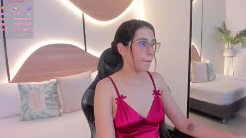 desire online show from December 19, 7:06 pm