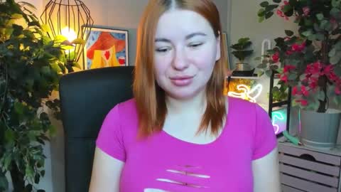 LAYLA online show from December 2, 7:32 am