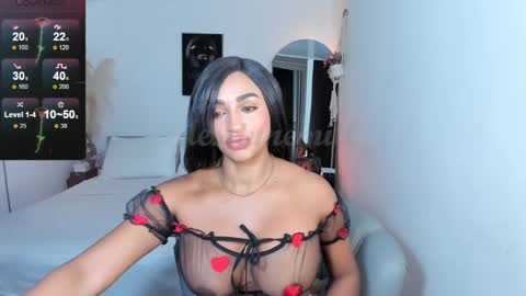 Snapshot of destinnemil chatting on March 3, 11:58 am Destinne Mill online show from March 3, 11:58 am