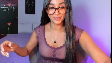 Snapshot of destinnemil chatting on February 19, 10:12 am Destinne Mill online show from February 19, 10:12 am