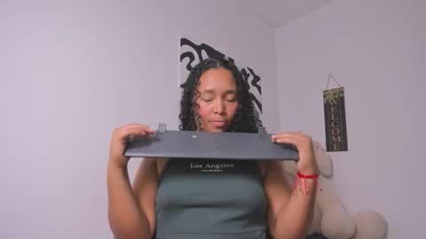 desty_y online show from February 26, 8:02 am