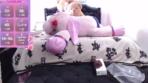 devi_black_13_ online show from April 13, 8:53 pm