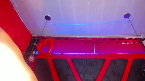 Snapshot of devil_taylorx chatting on October 3, 6:02 pm devil_taylorx online show from October 3, 6:02 pm