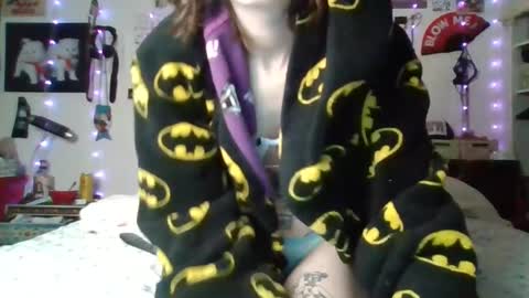 Snapshot of devilg1rl chatting on January 5, 8:22 am poutyangel online show from January 5, 8:22 am