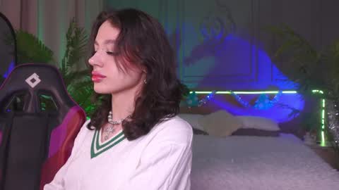 devilinee online show from December 8, 7:58 am