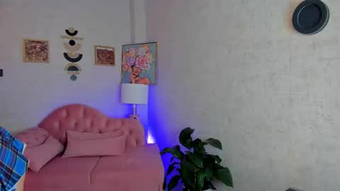devine_alice online show from September 12, 6:59 pm