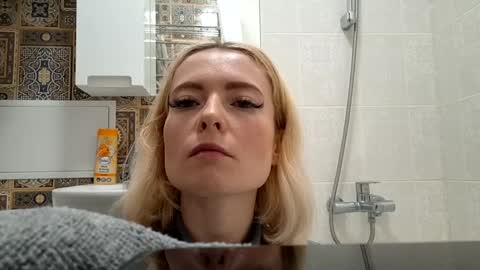 dgesika254182 online show from January 19, 7:47 pm