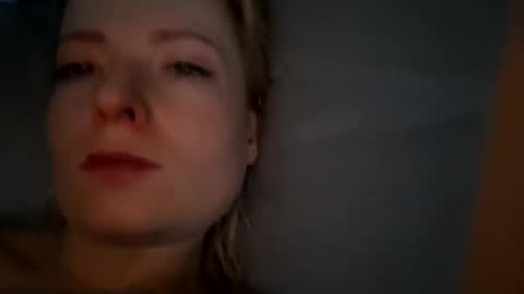 dgesika254182 online show from February 6, 9:38 pm