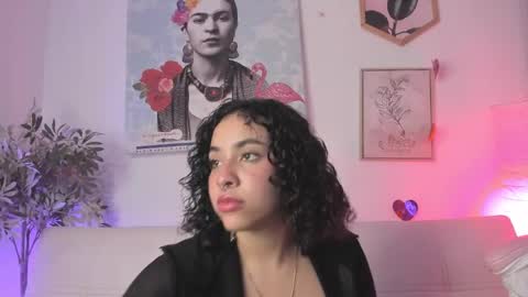 Snapshot of dhalila_ chatting on February 24, 12:49 am d h a l i l a online show from February 24, 12:49 am