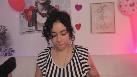 Snapshot of dhalila_ chatting on February 19, 2:12 am d h a l i l a online show from February 19, 2:12 am