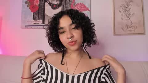 Snapshot of dhalila_ chatting on March 5, 2:14 am d h a l i l a online show from March 5, 2:14 am