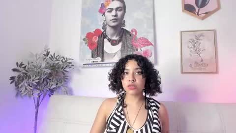 Snapshot of dhalila_ chatting on February 28, 1:47 am d h a l i l a online show from February 28, 1:47 am