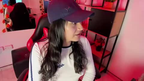 dhaniela naugthy online show from November 4, 5:18 pm