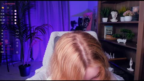 Snapshot of di_huny chatting on December 26, 9:37 pm Arina online show from December 26, 9:37 pm