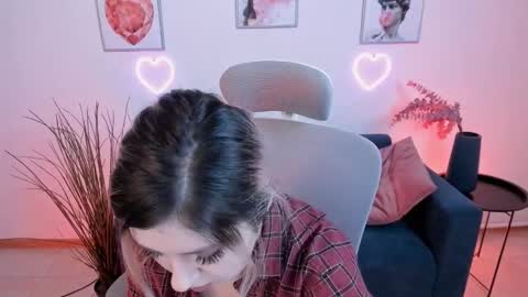 Snapshot of diaangell chatting on February 27, 6:09 pm Dia online show from February 27, 6:09 pm