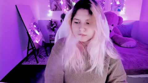 Dia online show from April 10, 7:53 pm