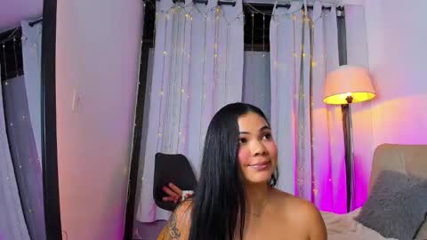 diamond_canela online show from January 19, 4:30 am