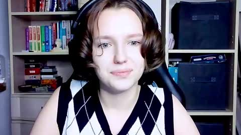 diana_back3 online show from October 3, 4:34 pm