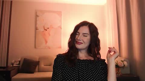 Diana DeLua online show from September 29, 4:45 pm