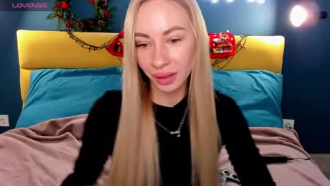 Snapshot of diana_garrett chatting on December 12, 8:57 am Diana online show from December 12, 8:57 am