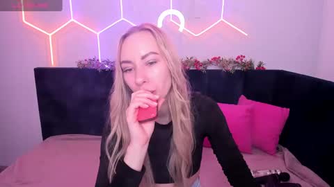 Snapshot of diana_garrett chatting on December 29, 1:56 am Diana online show from December 29, 1:56 am
