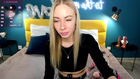 Snapshot of diana_garrett chatting on March 9, 1:35 am Diana online show from March 9, 1:35 am