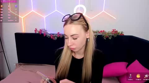 Snapshot of diana_garrett chatting on January 11, 8:54 am Diana online show from January 11, 8:54 am