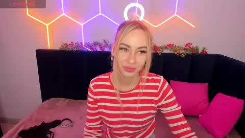 Snapshot of diana_garrett chatting on December 31, 1:47 am Diana online show from December 31, 1:47 am