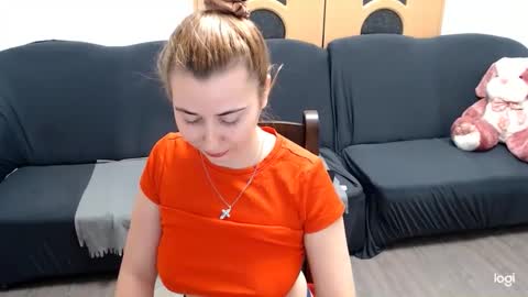 dianasmiey7 online show from January 19, 6:43 pm