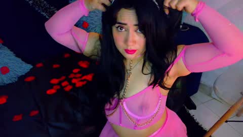 Snapshot of diane_1 chatting on December 23, 11:25 am DIANE online show from December 23, 11:25 am