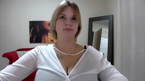 Snapshot of dianemills chatting on September 30, 7:41 pm Diane Mills online show from September 30, 7:41 pm