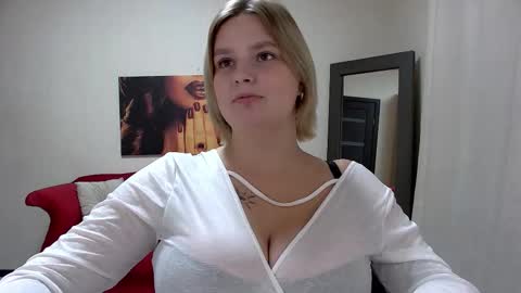 Snapshot of dianemills chatting on September 22, 7:12 pm Diane Mills online show from September 22, 7:12 pm