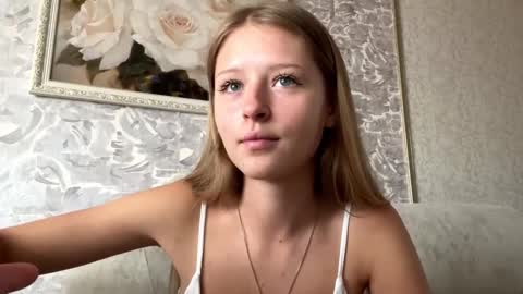 Mia 18 . online show from February 15, 7:51 am