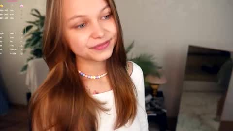 Snapshot of dierafauxa chatting on October 15, 7:38 pm Elwyna online show from October 15, 7:38 pm