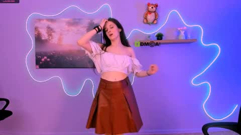 dina_bloom online show from April 4, 7:13 pm