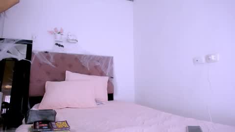 Snapshot of dina_mcry chatting on October 13, 7:38 pm DINA online show from October 13, 7:38 pm