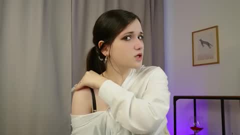 dinahganus online show from October 15, 4:59 am