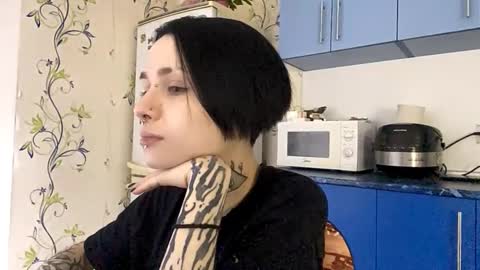 Cate online show from October 17, 8:12 pm