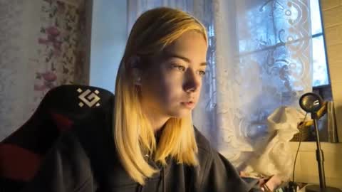 dinorahmroczkowski online show from October 21, 7:12 am